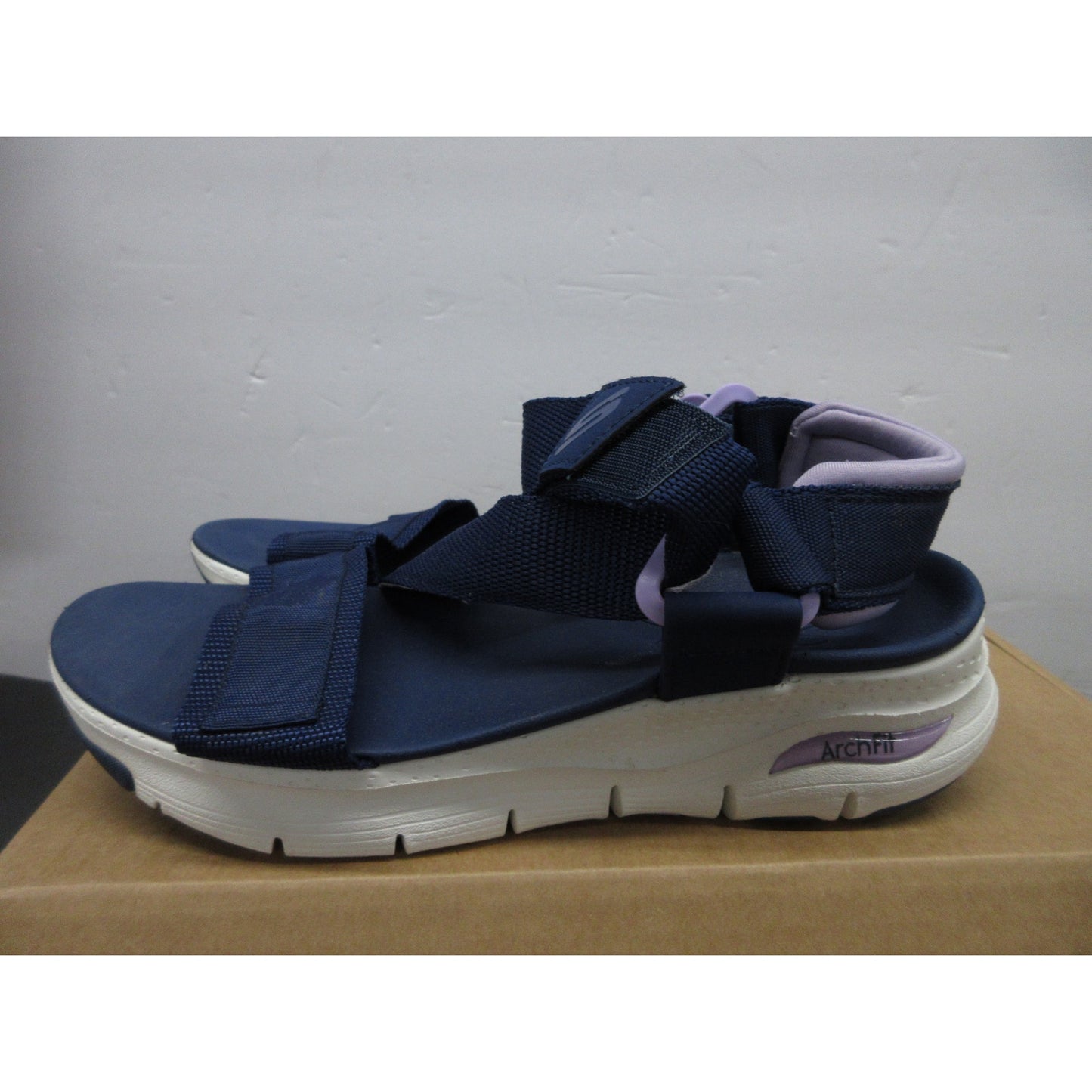 USED Skechers Women Arch Fit - Pop Retro Navy/Purple 10 B (M)