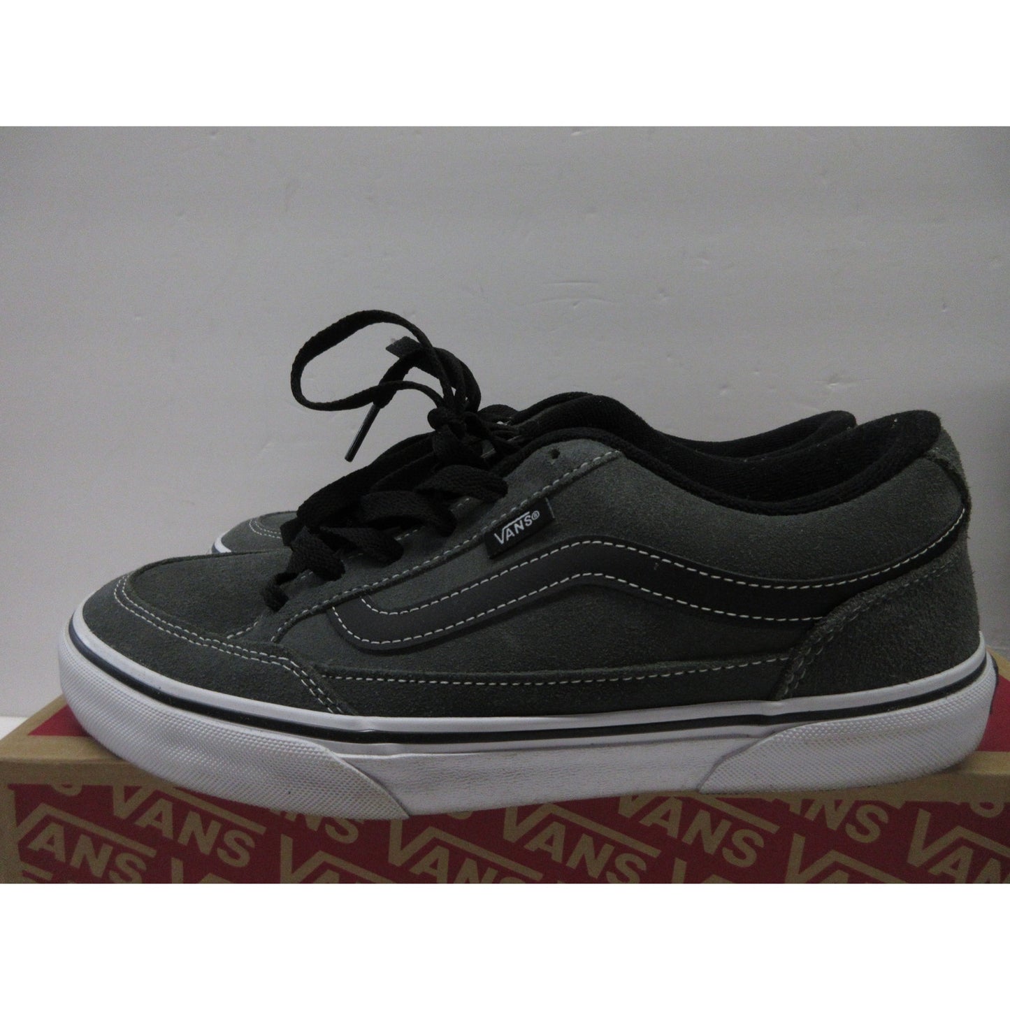 Used Vans Men's Bearcat Skate Shoes-Charcoal/White/Black, Size 8.5