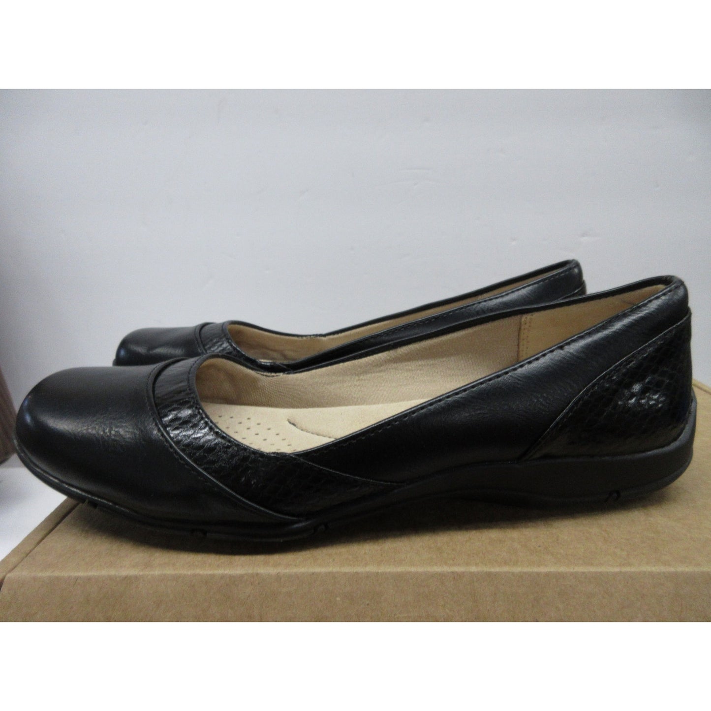 Used LifeStride Women's Deja Vu Shoe - Black, Size 8.5 W US