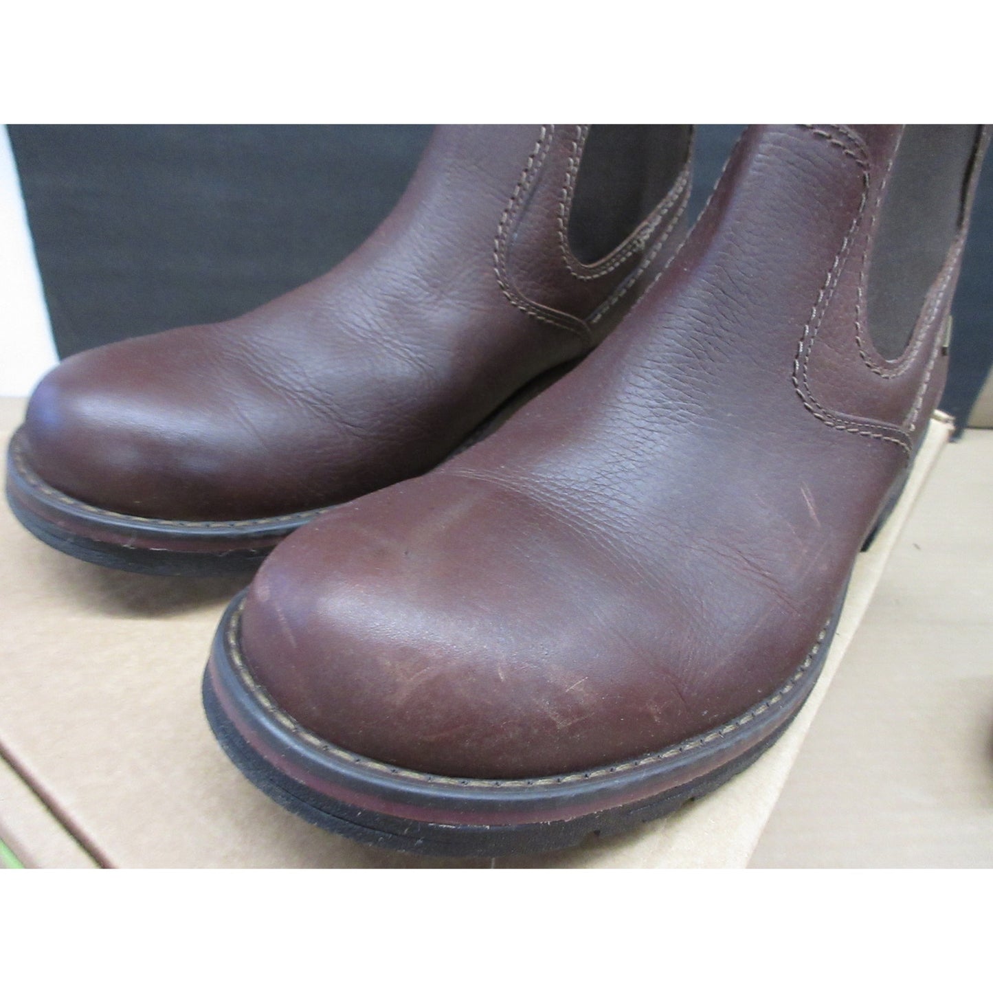Used authentic Clarks Men's Brown Boot Size 10.5