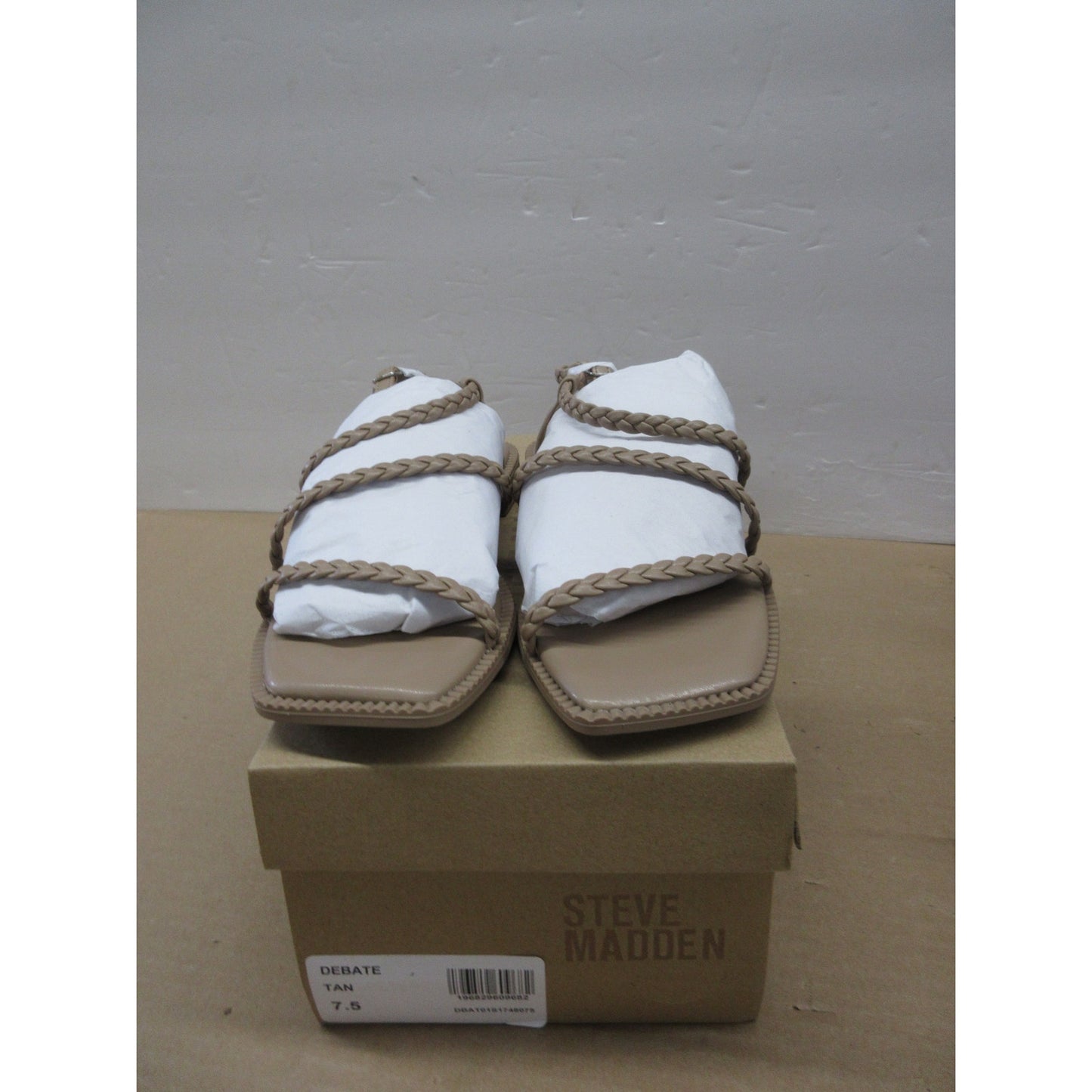 Brand new Steve Madden Womens Debate Tan Sandals Size 7.5