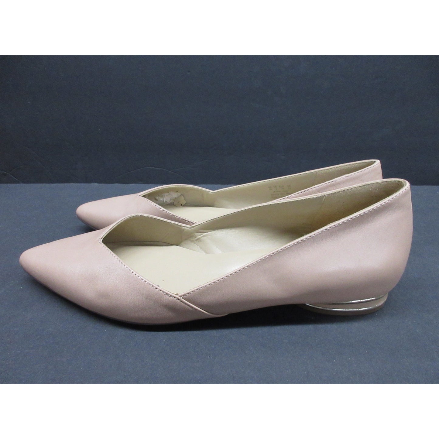 Like new Naturalizer Women's Havana Pointed Toe Ballet-Crème Brulee Beige 8M