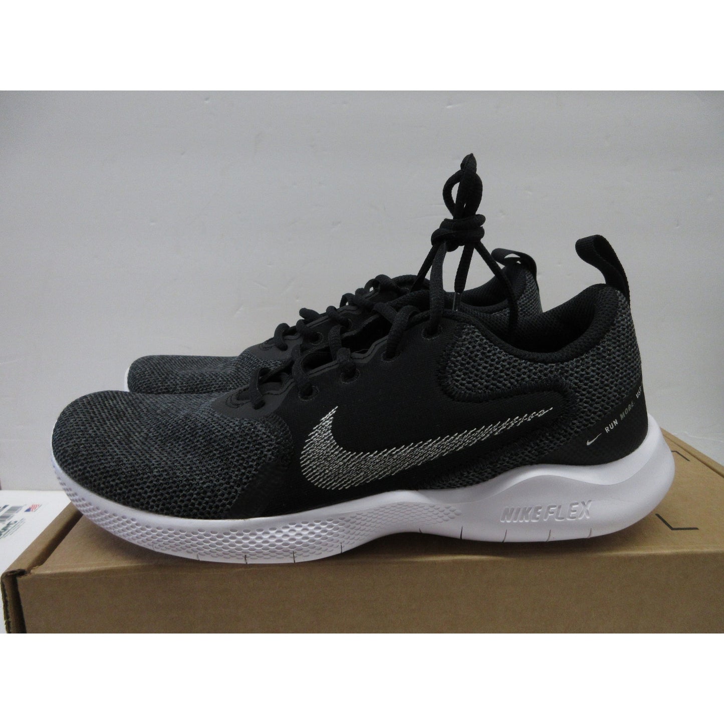 Like new Nike Women's Stroke Shoe Black/White/Dark Smoke Grey/Iron Grey,Size 8.5