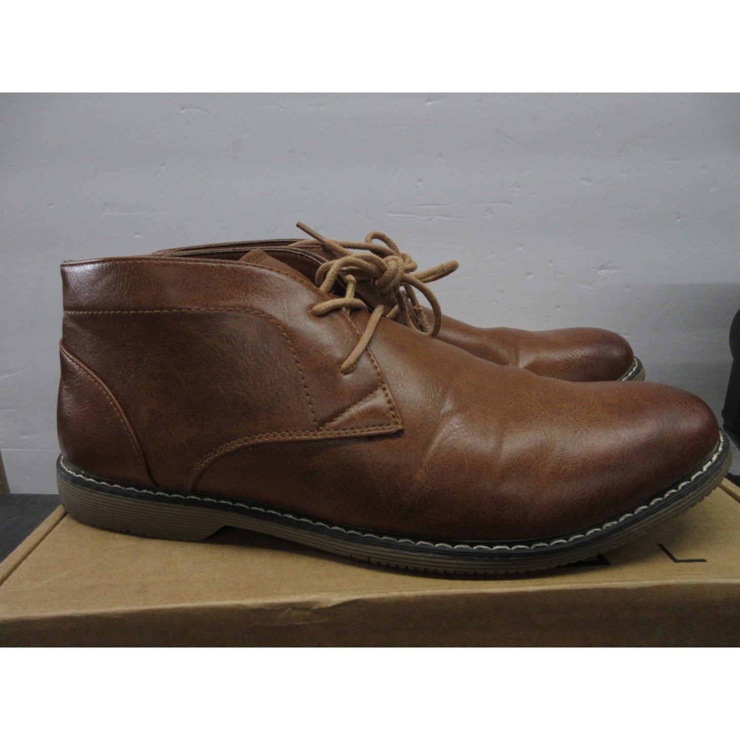 Used LONDON FOG Men's Blackburn Chukka Boot - Tan, Size 11 M US