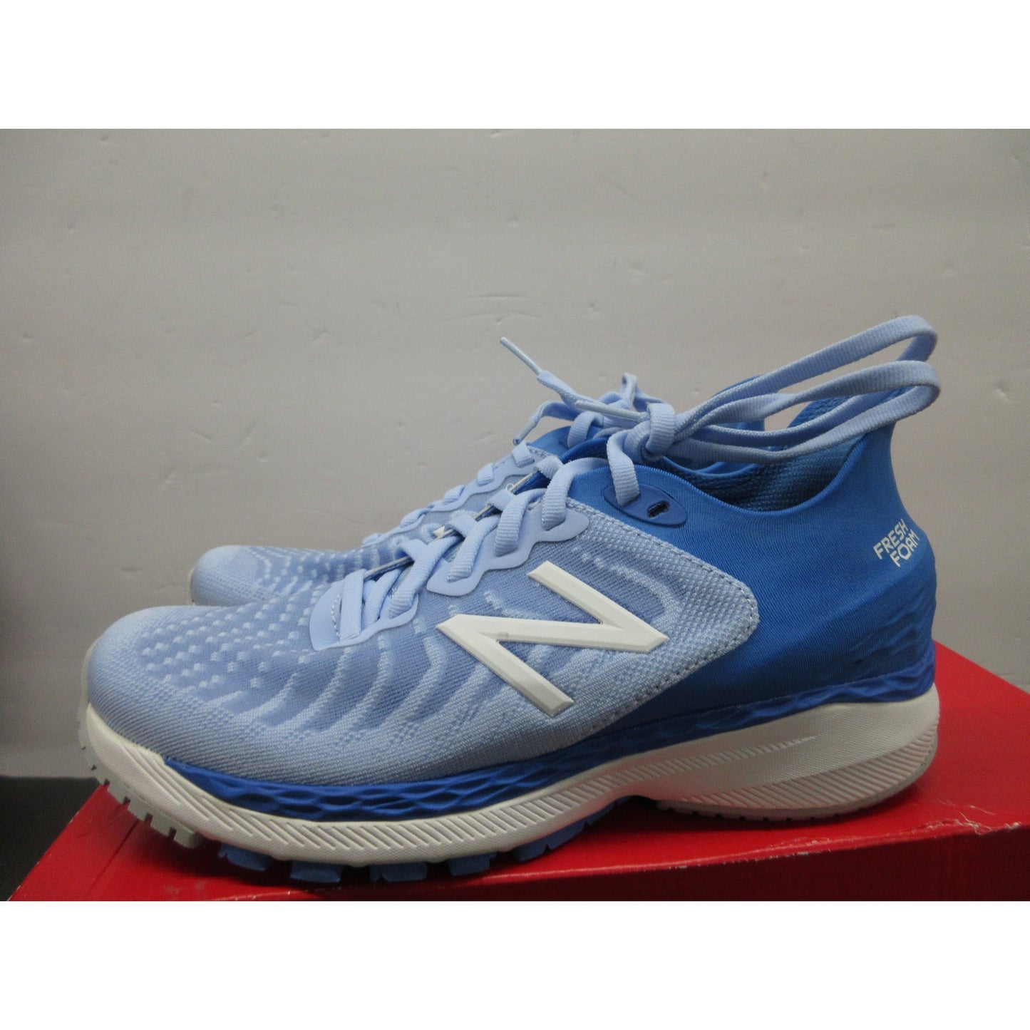 Like new New Balance Women's Fresh Foam 860v11 Shoe - Light Blue (Size 6 Medium)