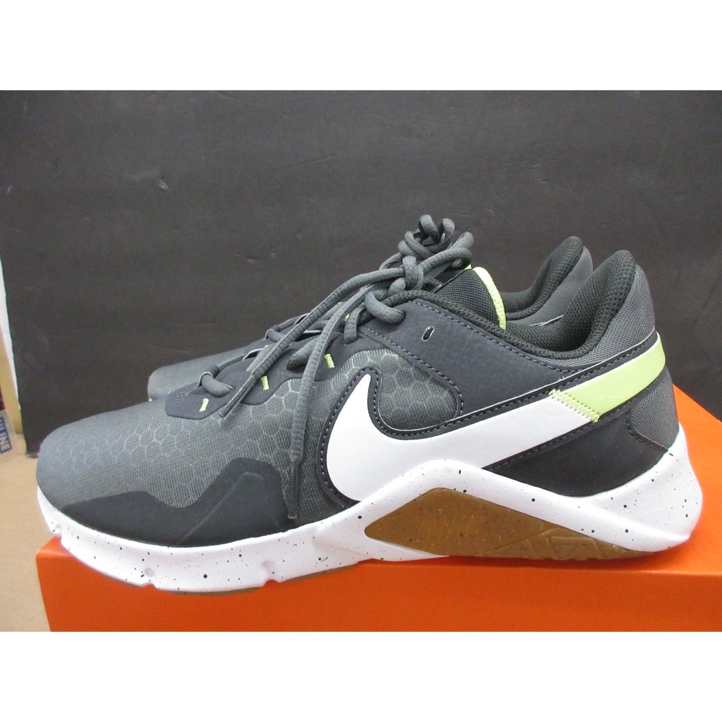 New With Defects Nike Men's Legend Essential 2 Gym Fitness Shoes , Gray,9 (M D)