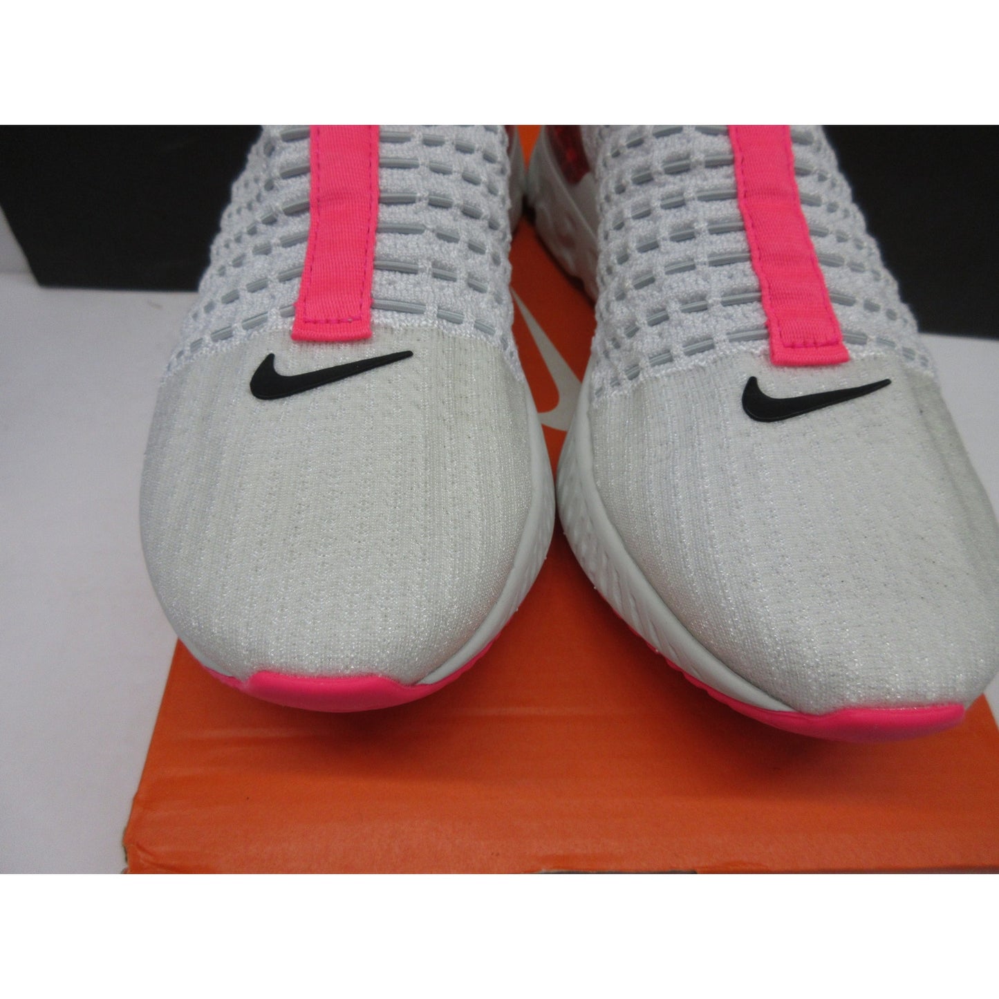 Used Nike Women's React Phantom Run Flyknit 2 Running Shoes - Size 6