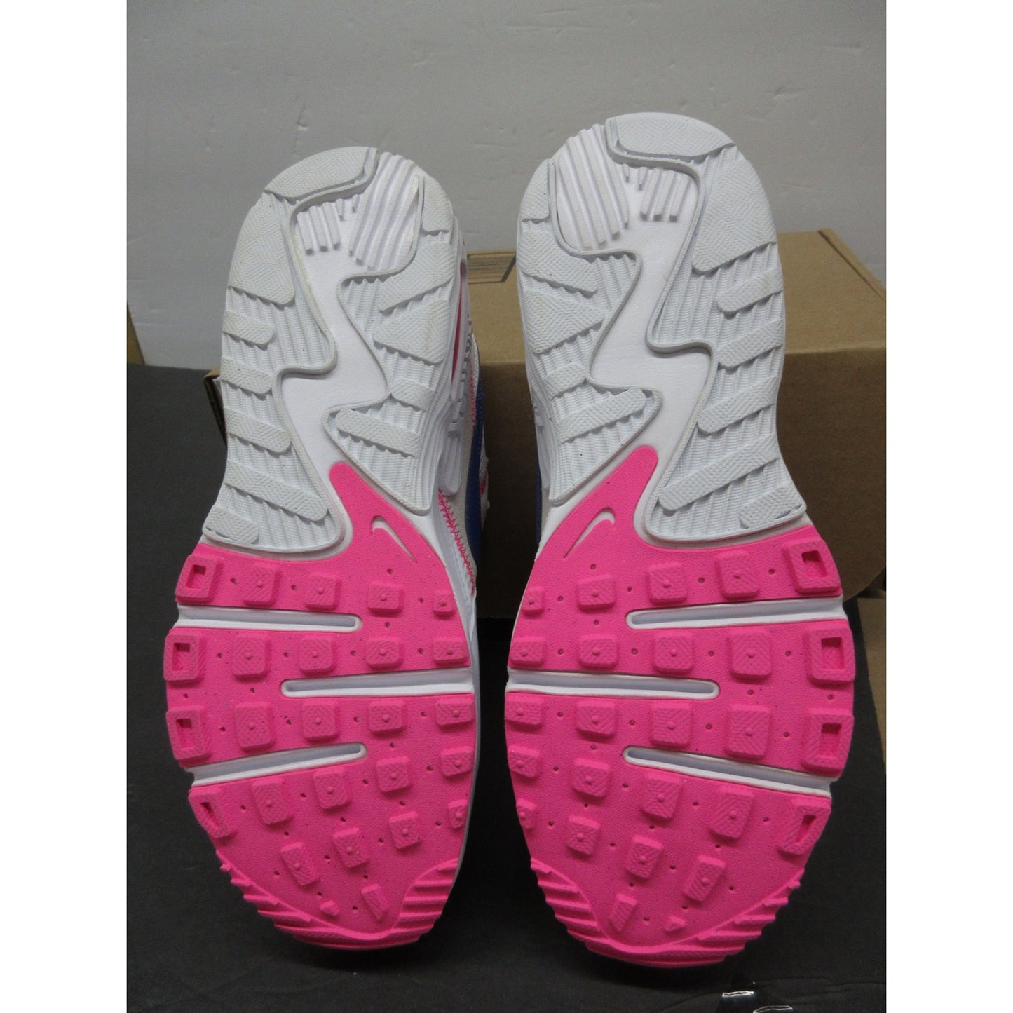 Used Nike authentic Women's Trail Running Shoe, White Indigo Burst Pink Blast, SIZE 8