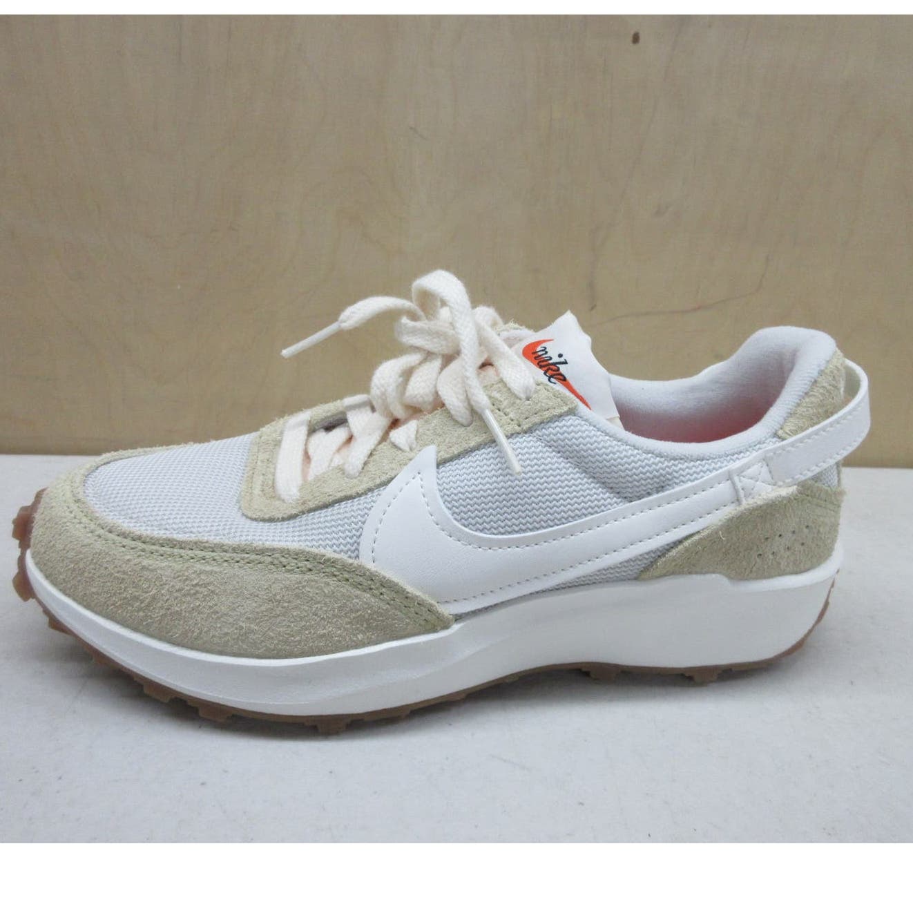 Nike Women's,Light Bone Sailing Team Gold Gum Med Brown, 6.5 0