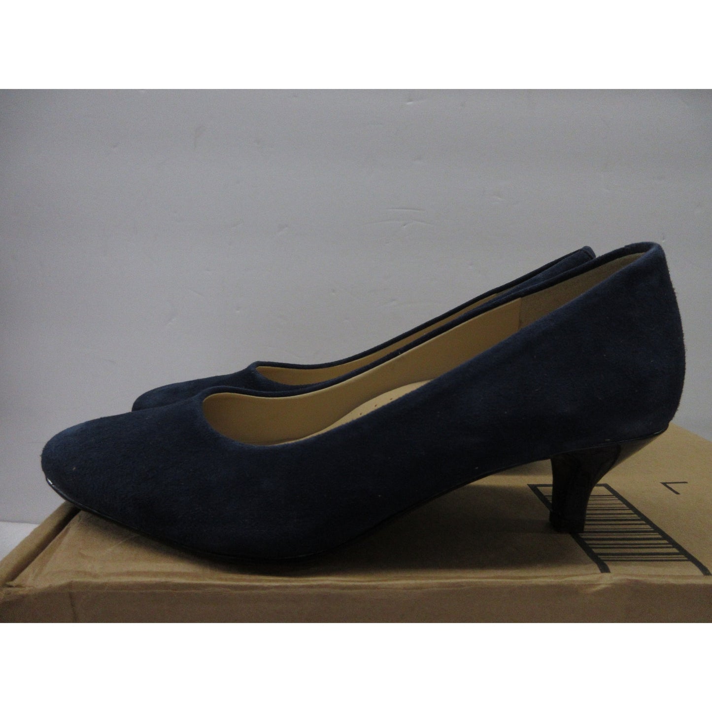 Used Trotters Women's Kiera Pump - Navy Suede (Size 6)