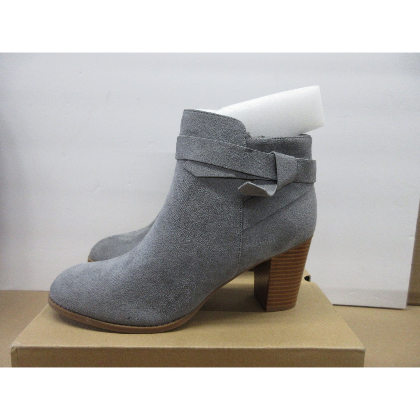 Brand new authentic ZBY Grey  ankle Boots for Women Size 9.5