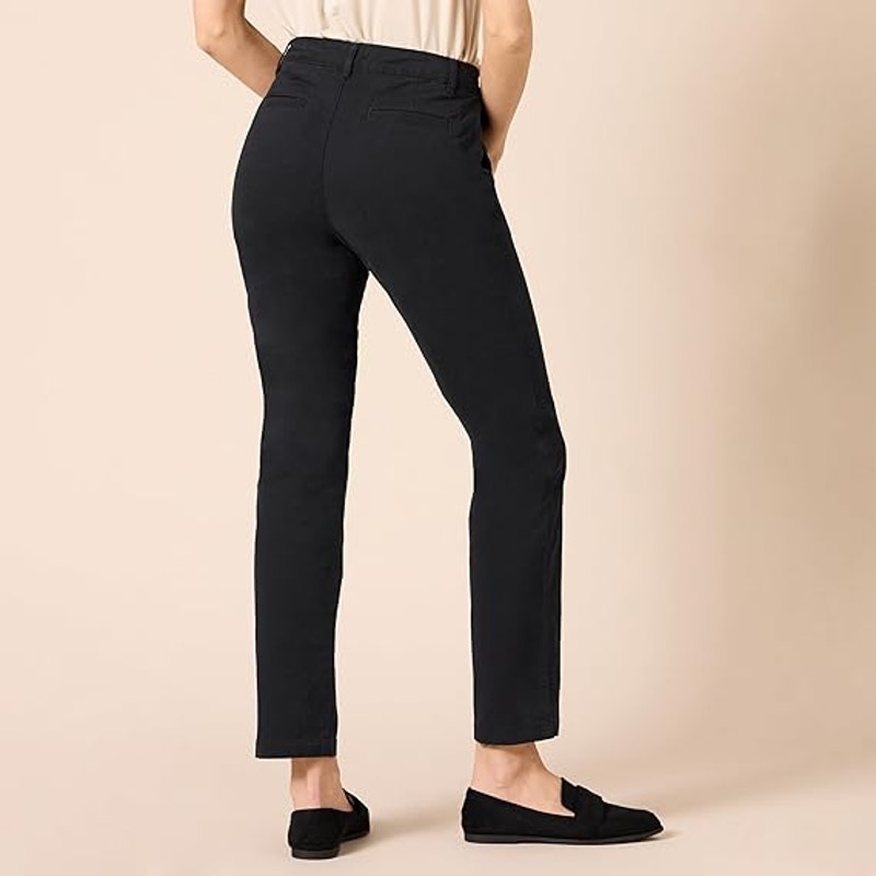 Brand new Amazon Essentials Women's Curvy Straight-Fit Chino Pant, Black, 20