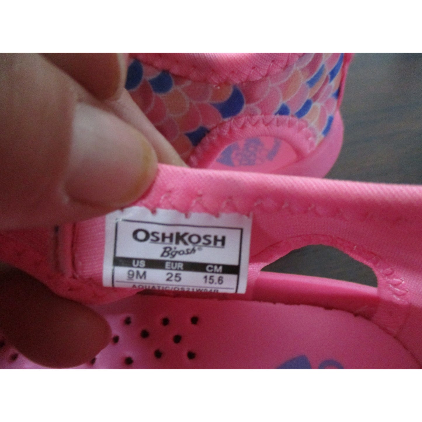 New Damaged Box OshKosh B'Gosh Girls Aquatic Water Shoes - Size 9M