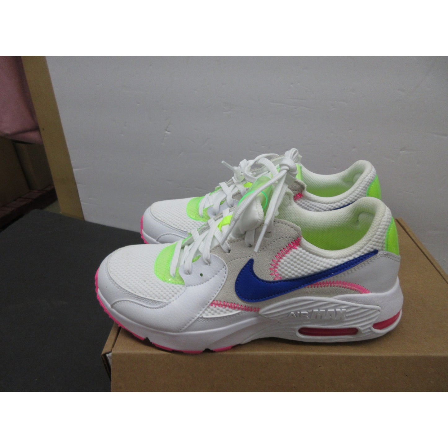 Used Nike authentic Women's Trail Running Shoe, White Indigo Burst Pink Blast, SIZE 8