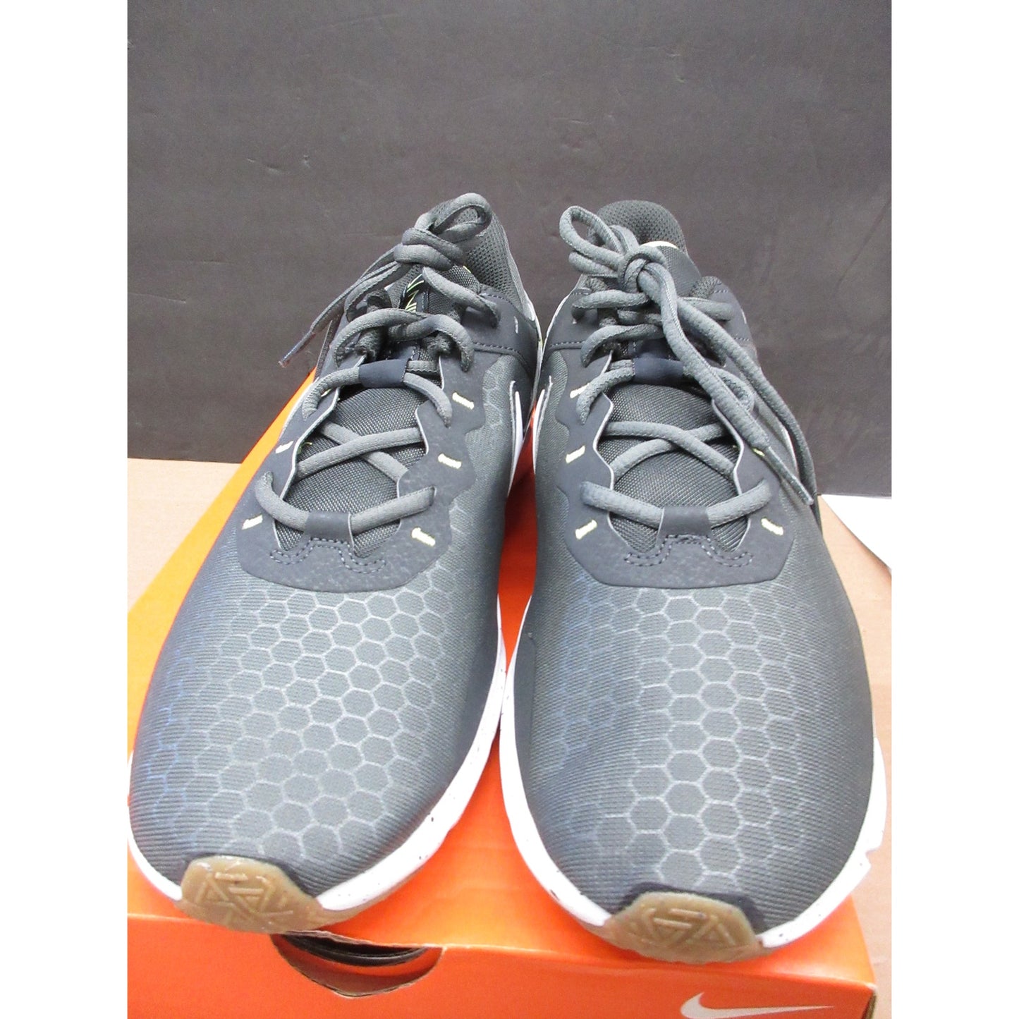 New With Defects Nike Men's Legend Essential 2 Gym Fitness Shoes , Gray,9 (M D)